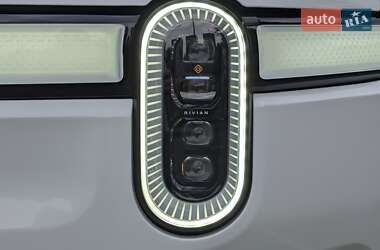Внедорожник / Кроссовер Rivian R1S 2022 в 