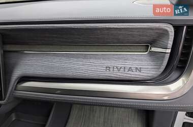 Внедорожник / Кроссовер Rivian R1S 2022 в 