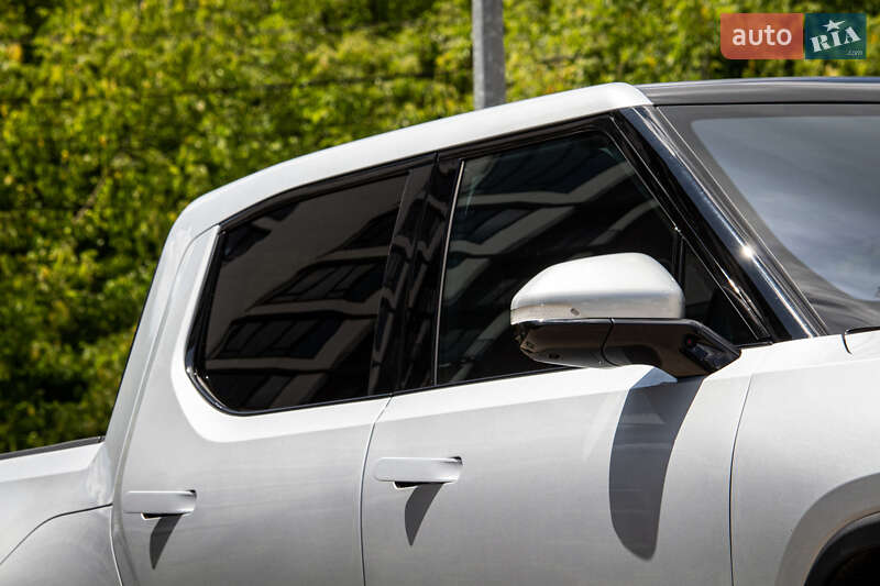 Пикап Rivian R1S 2022 в Львове