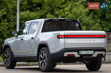 Пікап Rivian R1S 2022 в 
