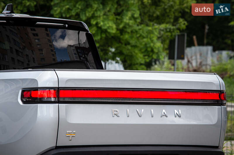 Пикап Rivian R1S 2022 в Львове