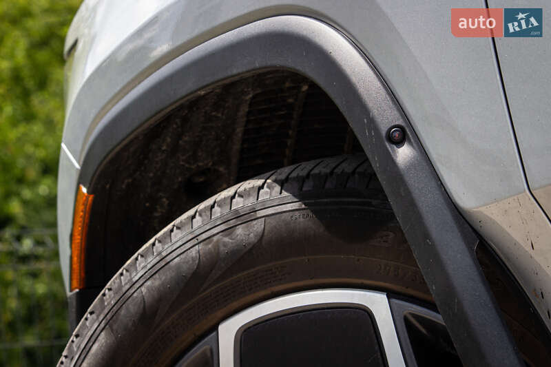 Пикап Rivian R1S 2022 в Львове