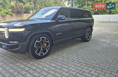 Внедорожник / Кроссовер Rivian R1S 2023 в 