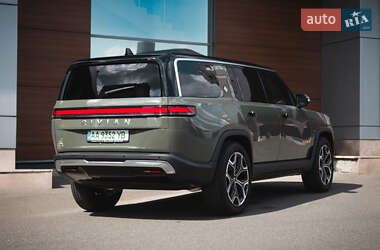 Внедорожник / Кроссовер Rivian R1S 2023 в 