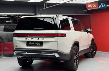 Внедорожник / Кроссовер Rivian R1S 2022 в 