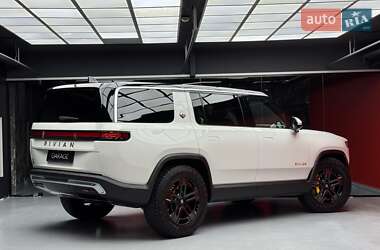 Внедорожник / Кроссовер Rivian R1S 2022 в 