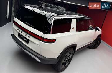 Внедорожник / Кроссовер Rivian R1S 2022 в 