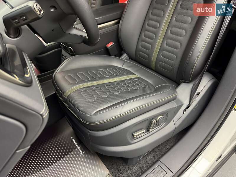 Внедорожник / Кроссовер Rivian R1S 2022 в Киеве