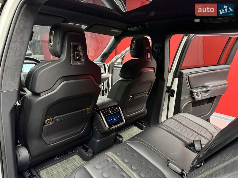 Внедорожник / Кроссовер Rivian R1S 2022 в Киеве