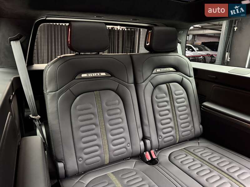 Внедорожник / Кроссовер Rivian R1S 2022 в Киеве