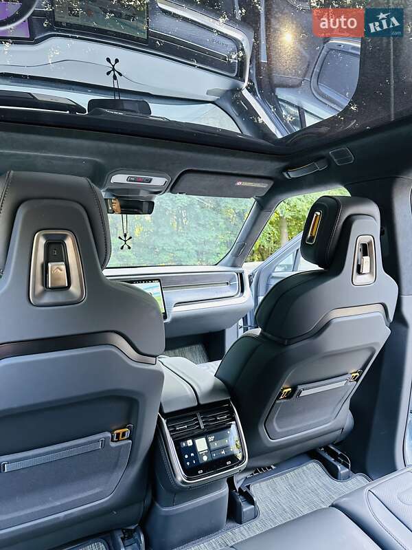 Позашляховик / Кросовер Rivian R1S 2024 в Чернівцях
