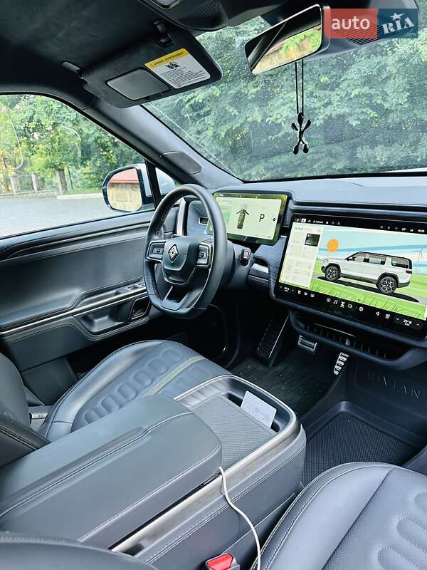 Позашляховик / Кросовер Rivian R1S 2024 в Чернівцях