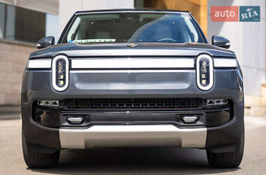 Внедорожник / Кроссовер Rivian R1S 2023 в 
