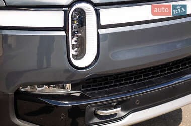 Внедорожник / Кроссовер Rivian R1S 2023 в 