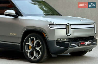 Внедорожник / Кроссовер Rivian R1S 2023 в 