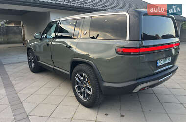 Внедорожник / Кроссовер Rivian R1S 2023 в 