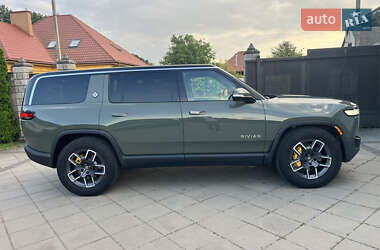 Внедорожник / Кроссовер Rivian R1S 2023 в 