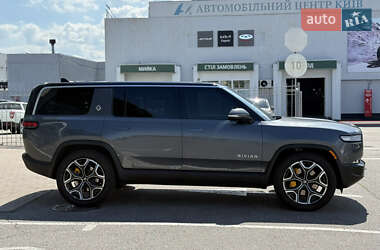 Внедорожник / Кроссовер Rivian R1S 2023 в 