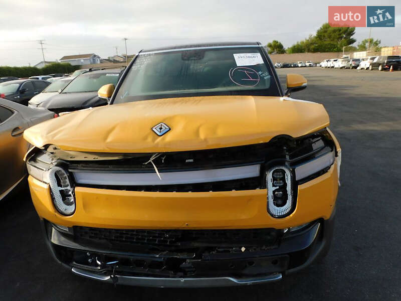 Rivian R1S 2023