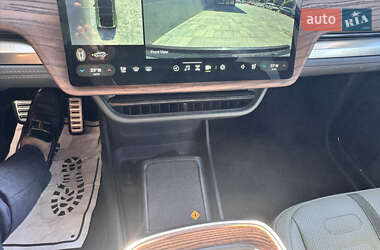 Позашляховик / Кросовер Rivian R1S 2023 в 