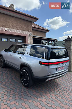 Внедорожник / Кроссовер Rivian R1S 2025 в 