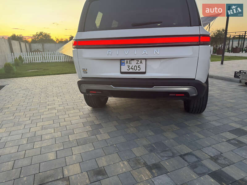 Універсал Rivian R1S 2024 в Дніпрі