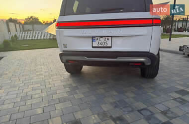 Універсал Rivian R1S 2024 в 