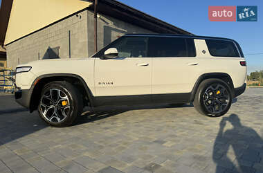 Універсал Rivian R1S 2024 в 