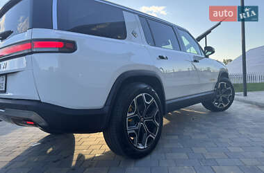 Універсал Rivian R1S 2024 в 