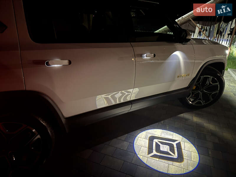 Універсал Rivian R1S 2024 в Дніпрі