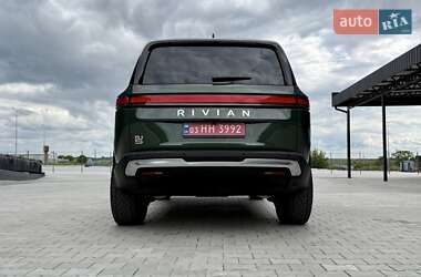 Позашляховик / Кросовер Rivian R1S 2023 в 