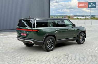 Позашляховик / Кросовер Rivian R1S 2023 в 