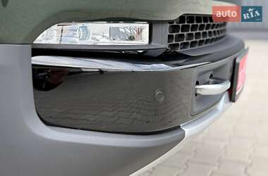 Позашляховик / Кросовер Rivian R1S 2023 в 