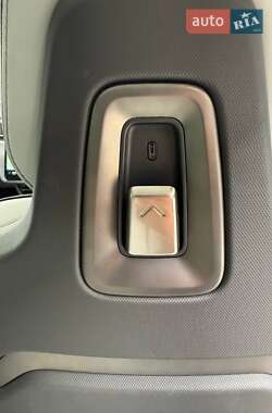 Позашляховик / Кросовер Rivian R1S 2023 в 