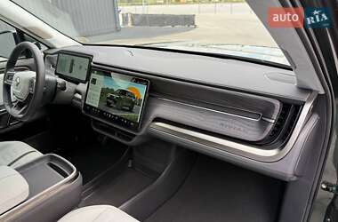 Позашляховик / Кросовер Rivian R1S 2023 в 