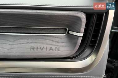 Позашляховик / Кросовер Rivian R1S 2023 в 