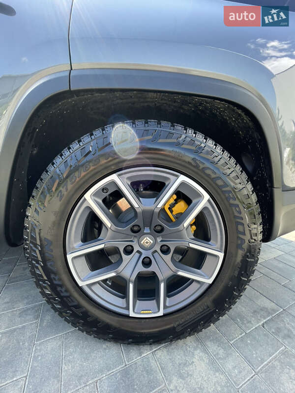 Позашляховик / Кросовер Rivian R1S 2023 в Луцьку