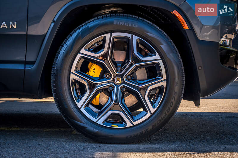 Позашляховик / Кросовер Rivian R1S 2023 в Києві