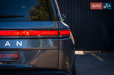 Позашляховик / Кросовер Rivian R1S 2023 в 