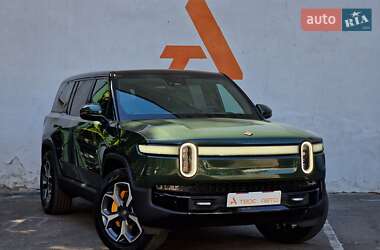 Позашляховик / Кросовер Rivian R1S 2023 в 