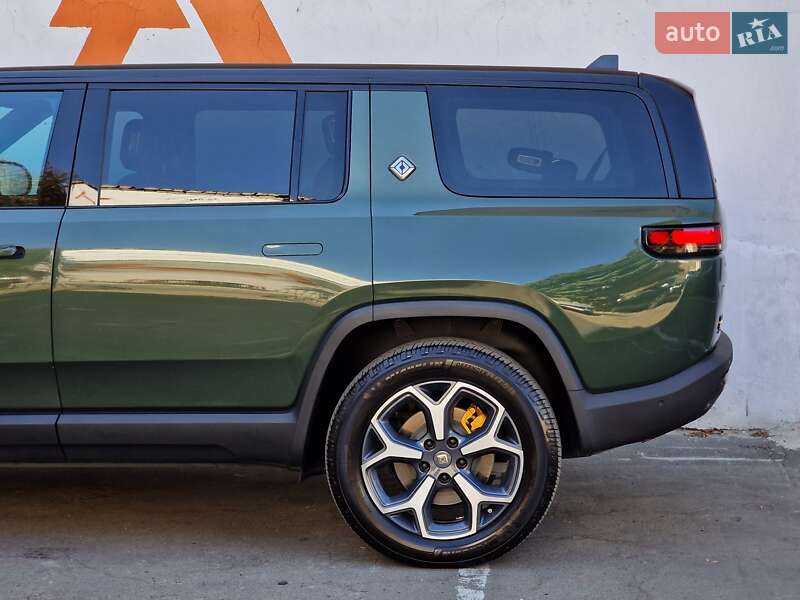 Внедорожник / Кроссовер Rivian R1S 2023 в Одессе
