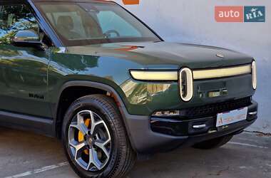 Позашляховик / Кросовер Rivian R1S 2023 в 
