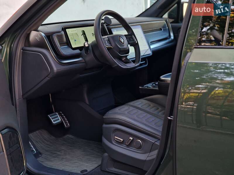 Внедорожник / Кроссовер Rivian R1S 2023 в Одессе