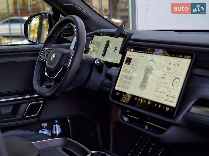 Внедорожник / Кроссовер Rivian R1S 2023 в Одессе