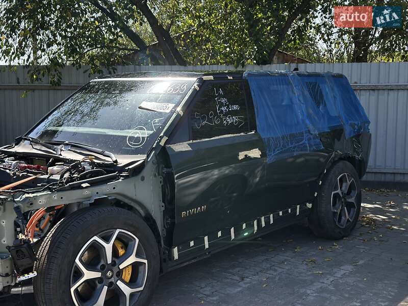 Позашляховик / Кросовер Rivian R1S 2023 в 