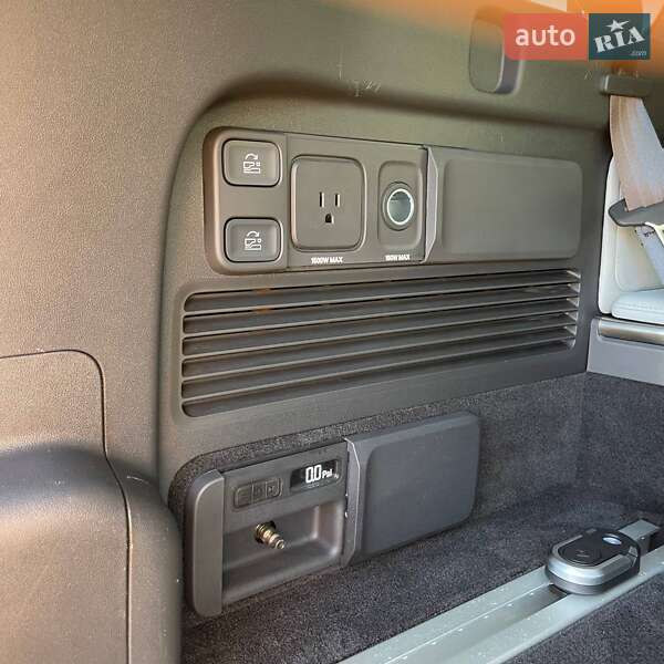 Позашляховик / Кросовер Rivian R1S 2023 в Києві фото 42 Позашляховик / Кросовер Rivian R1S 2023 в Києві