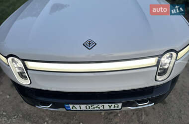 Позашляховик / Кросовер Rivian R1S 2024 в 