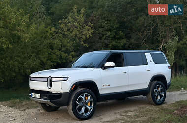 Позашляховик / Кросовер Rivian R1S 2024 в 