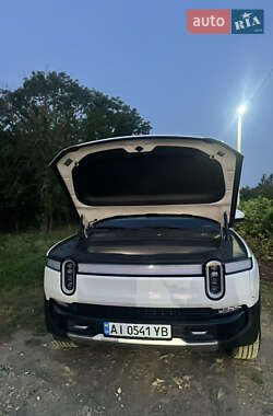 Позашляховик / Кросовер Rivian R1S 2024 в 
