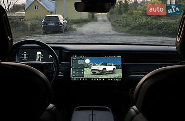 Позашляховик / Кросовер Rivian R1S 2024 в 